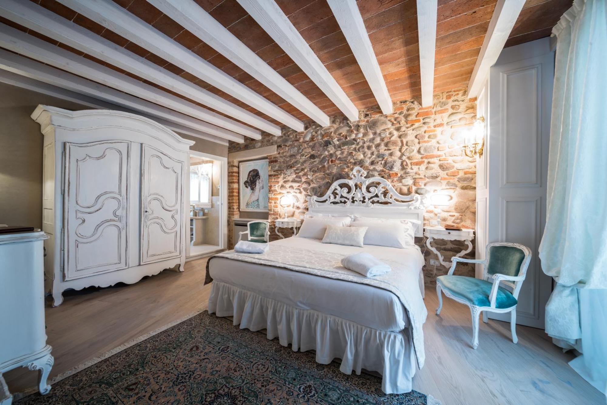 Regia Rosetta - Royal Rooms Borghetto Валеджо-суль-Минчо Номер фото